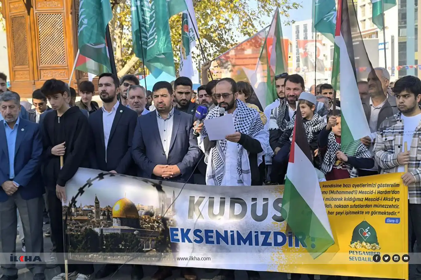 Hundreds gather in Bursa to ‘Give Voice to Palestine’