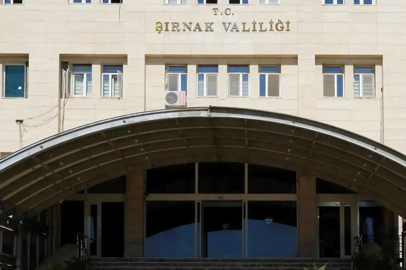 Şırnak'ta bazı bölgelere 15 günlük yasak getirildi Şırnak'ta bazı bölgelere 15 günlük yasak getirildi