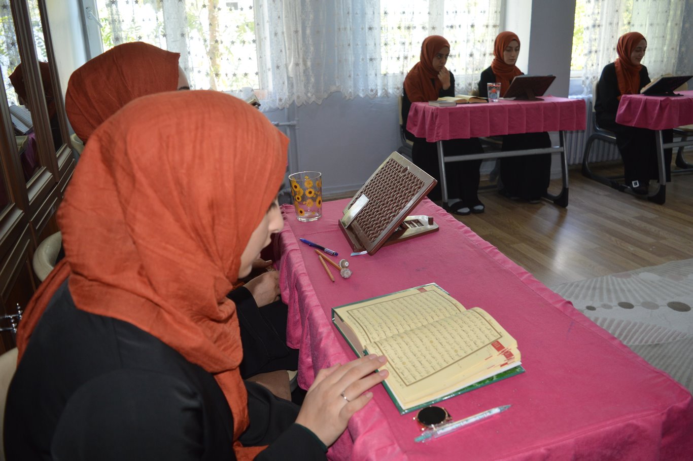 Üç buçuk ayda hafız olan Elif'in azim ve başarı hikayesi
