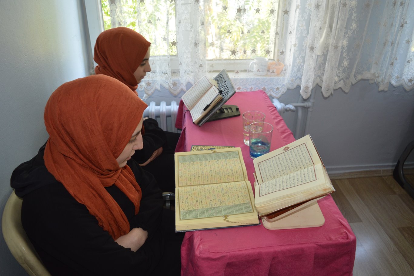 Üç buçuk ayda hafız olan Elif'in azim ve başarı hikayesi
