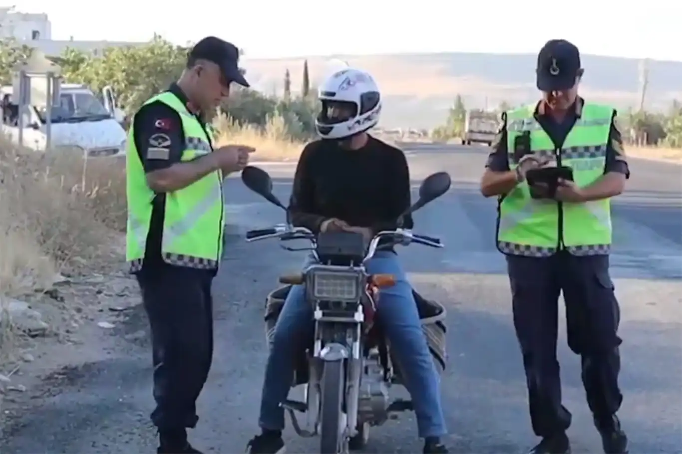 Şanlıurfa'da motosiklet denetimlerinde 196 sürücüye ceza