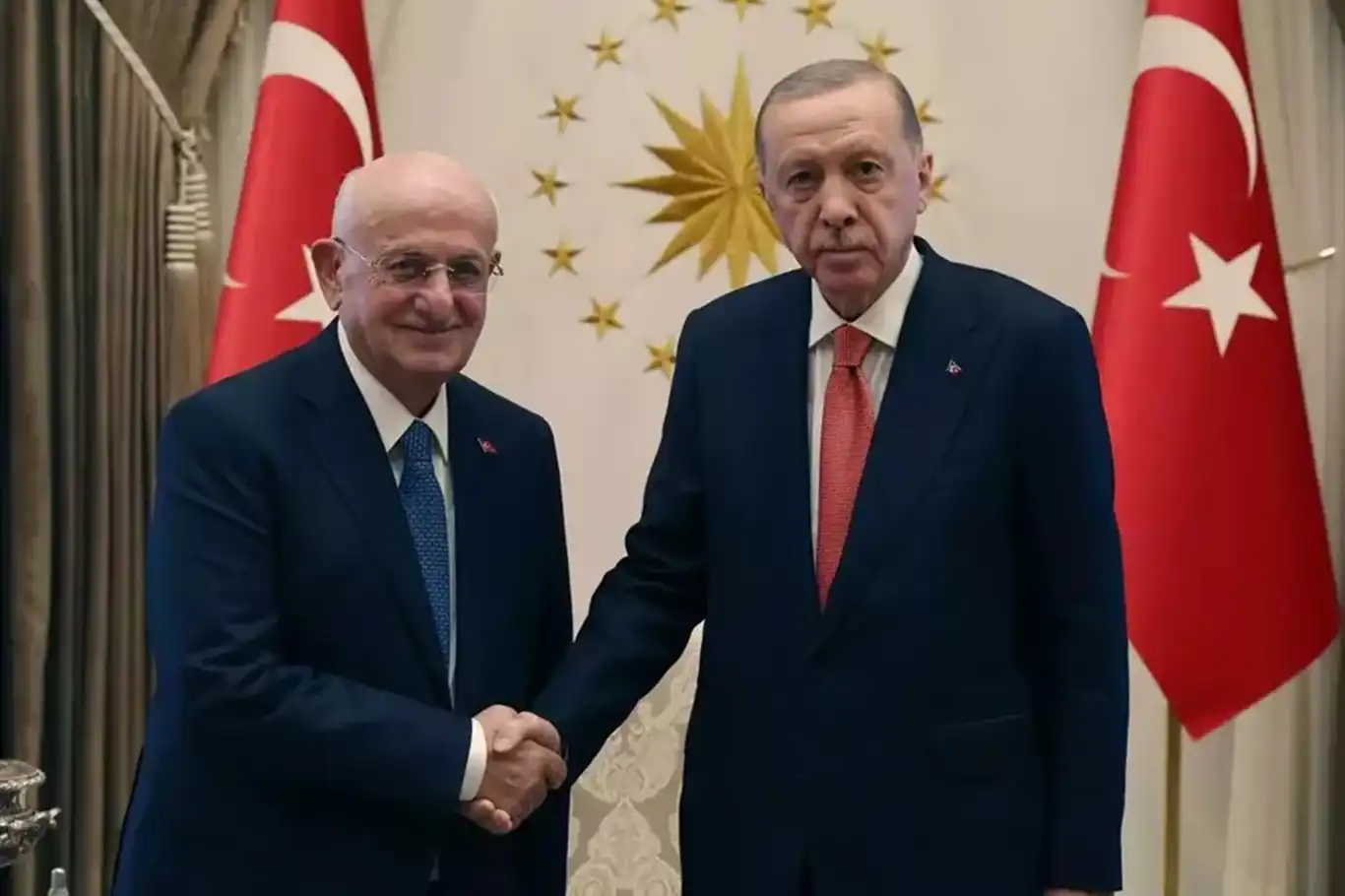 Cumhurbaşkanı Erdoğan, eski TBMM Başkanı Kahraman’ı kabul etti Cumhurbaşkanı Erdoğan, eski TBMM Başkanı Kahraman’ı kabul etti