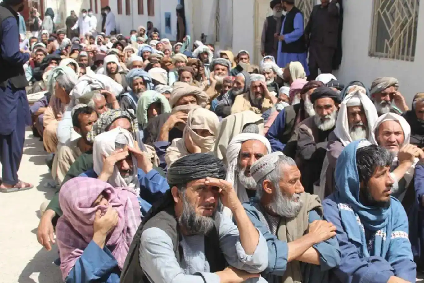 سەدان کەسی ئالوودەبوو لە ئەفغانستان چاکبوونەوە و نەخۆشخانەیان بەجێ هشت