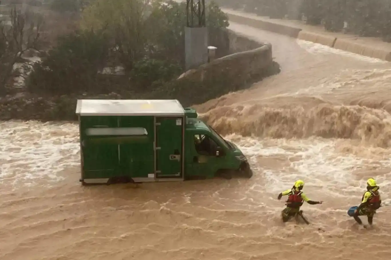 Spain: Severe flooding in Costa del Sol forces thousands to evacuate