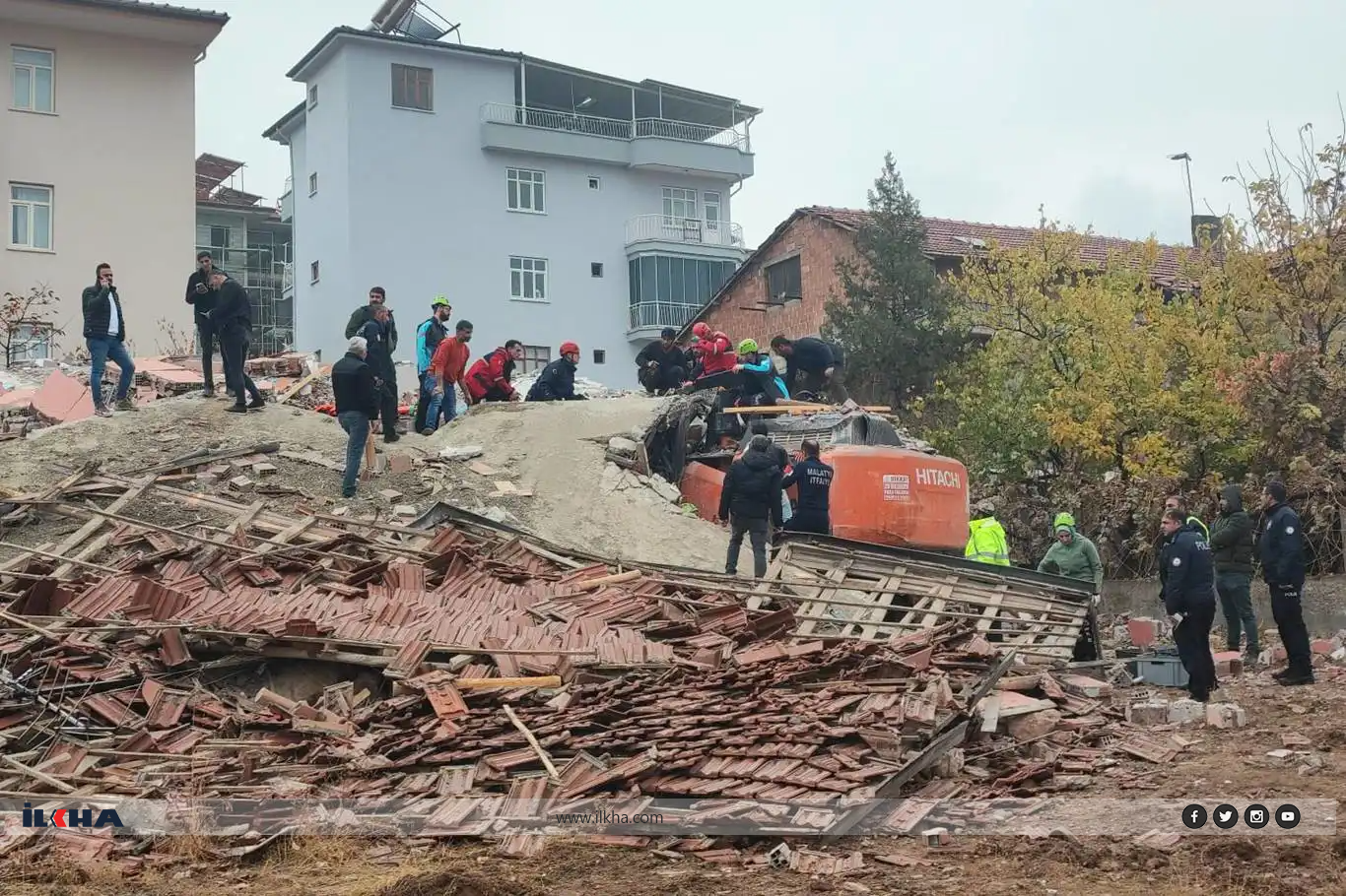 Li Meletîyê avahî di dema xerakirinê de hilweşîya: Kesek di bin xirbeyan de ye