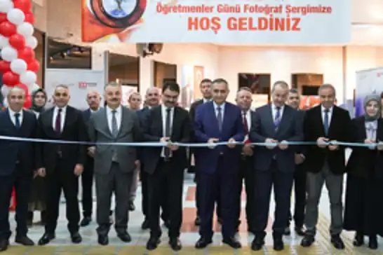 "Öğretmen Gözüyle" fotoğraf sergisi Ankara'da açıldı