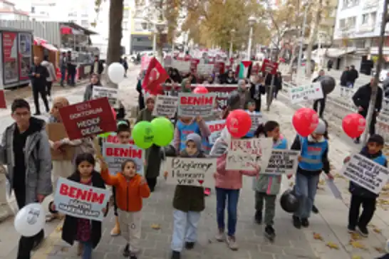 "Gazze'de şu ana kadar 42'si çocuk yaklaşık 100 kişi yetersiz beslenmeden dolayı öldü"