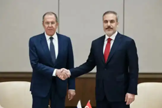 Wezîrê Karên Derve Fîdan, bi hevtayê xwe yê Rûs Lavrov re hevdîtin kir