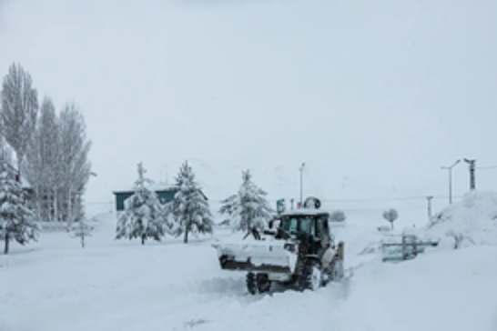 Türkiye welcomes winter as snowfall blankets central and eastern regions