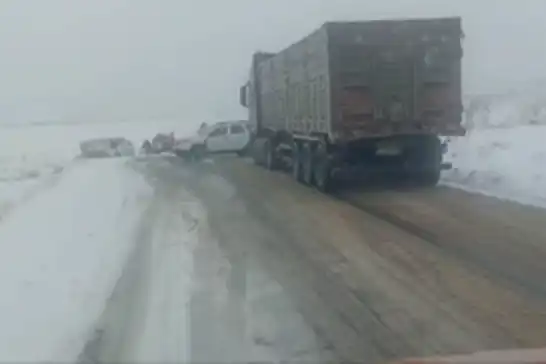 Şanlıurfa’da kar yağışı nedeniyle ulaşımda aksaklıklar yaşanıyor