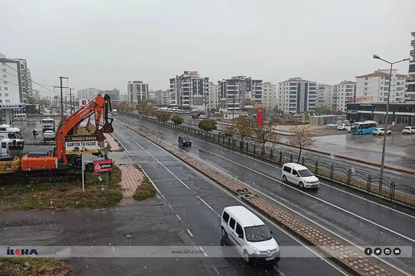 Li Dîyarbekirê berfa ewil a demsalê barîya