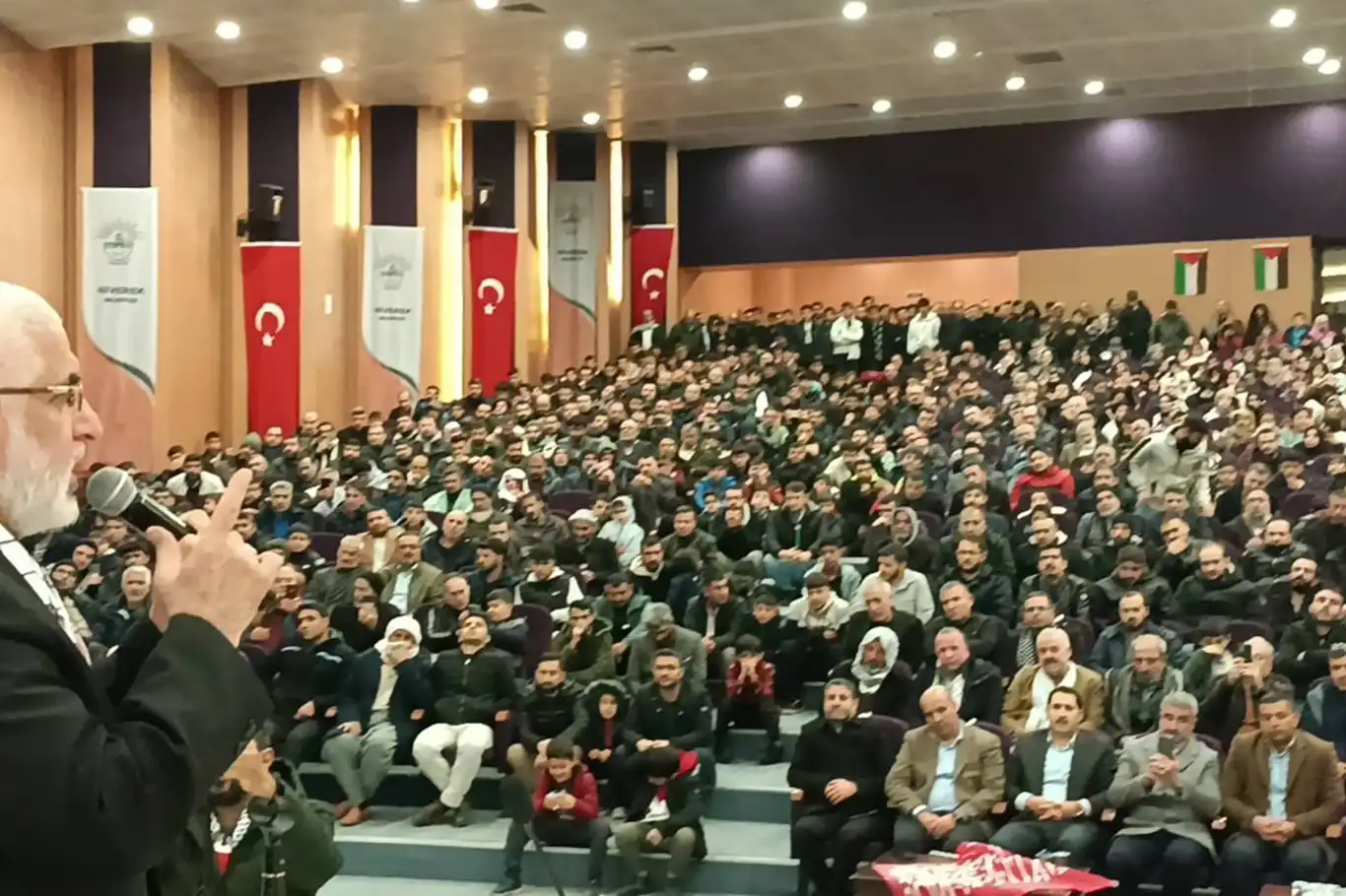 Siverek'te "Direnişten Dirilişe Gazze" konulu konferans düzenlendi