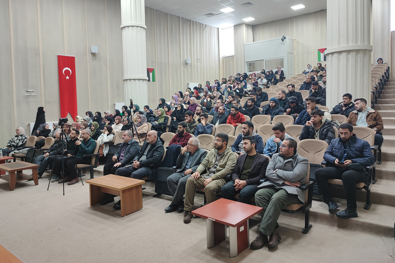 Filistinli Araştırmacı-Yazar Naim: Filistin direnişi 120 yıldır süregelen bir mücadele