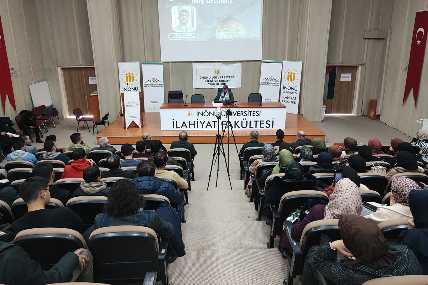 Filistinli Araştırmacı-Yazar Naim: Filistin direnişi 120 yıldır süregelen bir mücadele