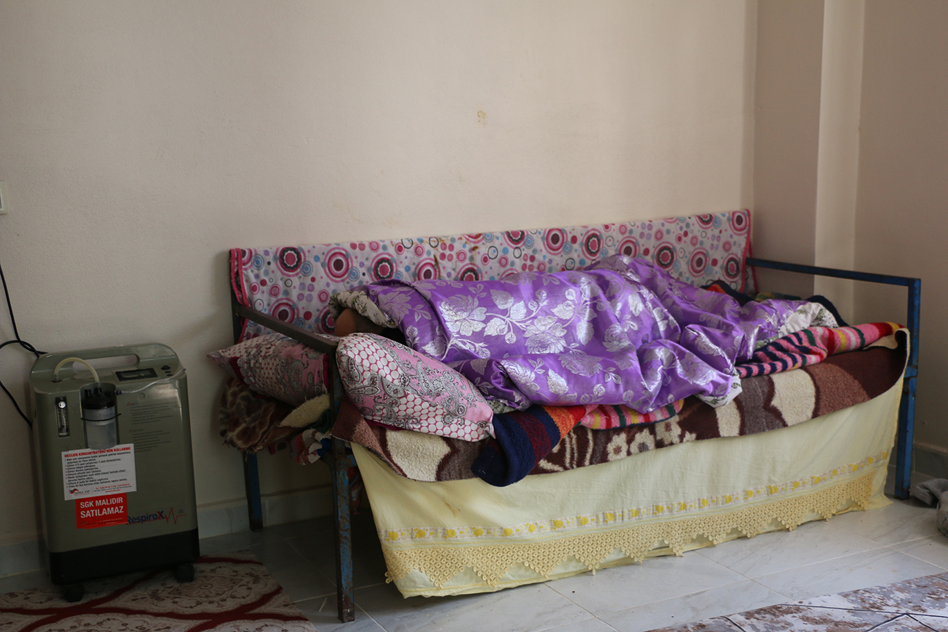 Şanlıurfa'nın Eyyübiye ilçesine bağlı Yenice Mahallesi'nde elektrik kesintileri