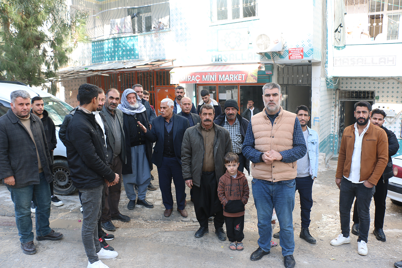 Şanlıurfa'nın Eyyübiye ilçesine bağlı Yenice Mahallesi'nde elektrik kesintileri