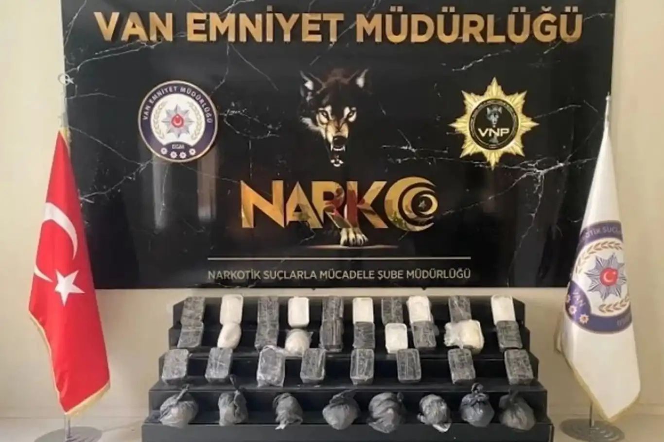 Van'da 26 kilo 800 gram uyuşturucu ele geçirildi