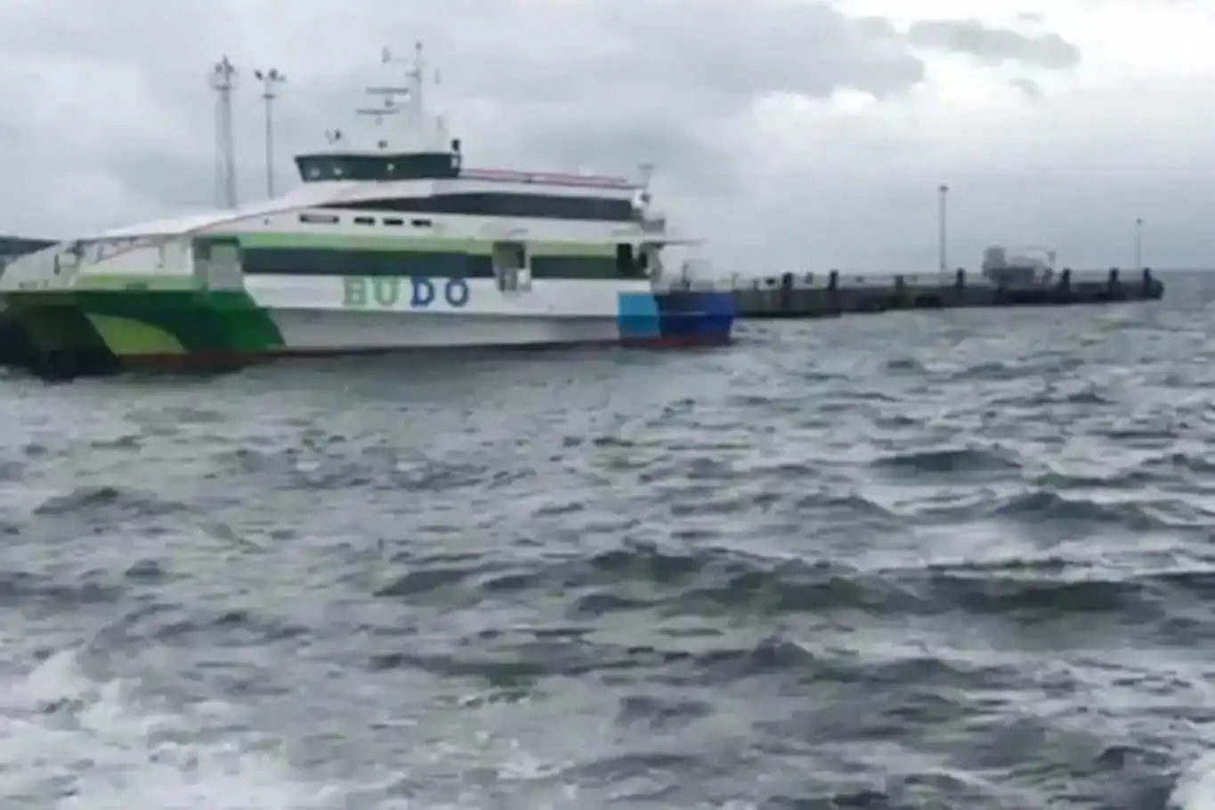 Bursa'da bazı deniz otobüsü seferleri iptal edildi Bursa'da bazı deniz otobüsü seferleri iptal edildi