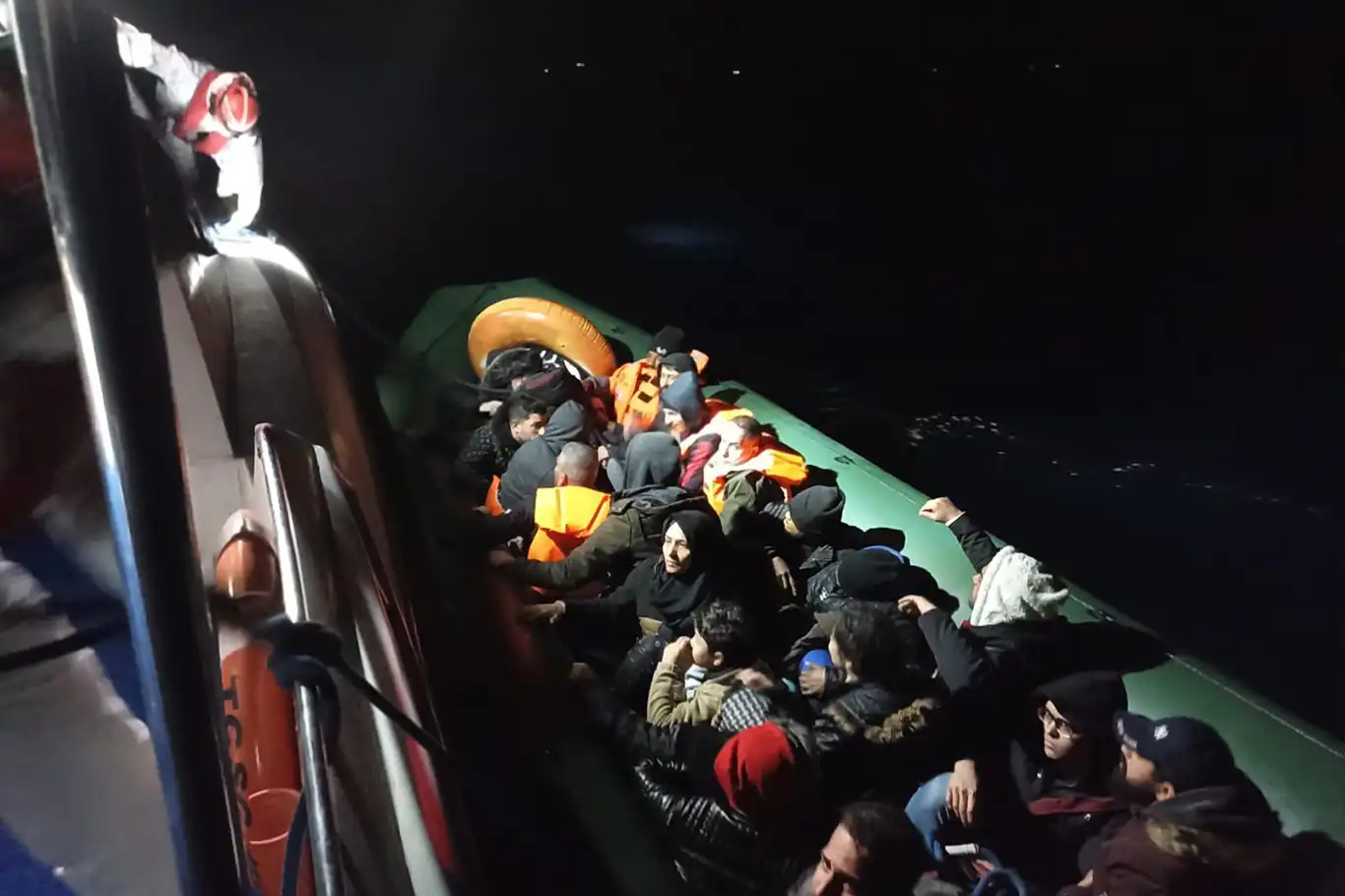 Muğla açıklarında düzensiz göçmen operasyonu Muğla açıklarında düzensiz göçmen operasyonu