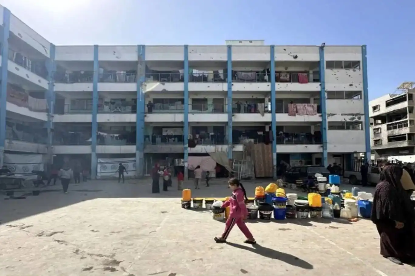 Israel cuts ties with UNRWA refugee agency 