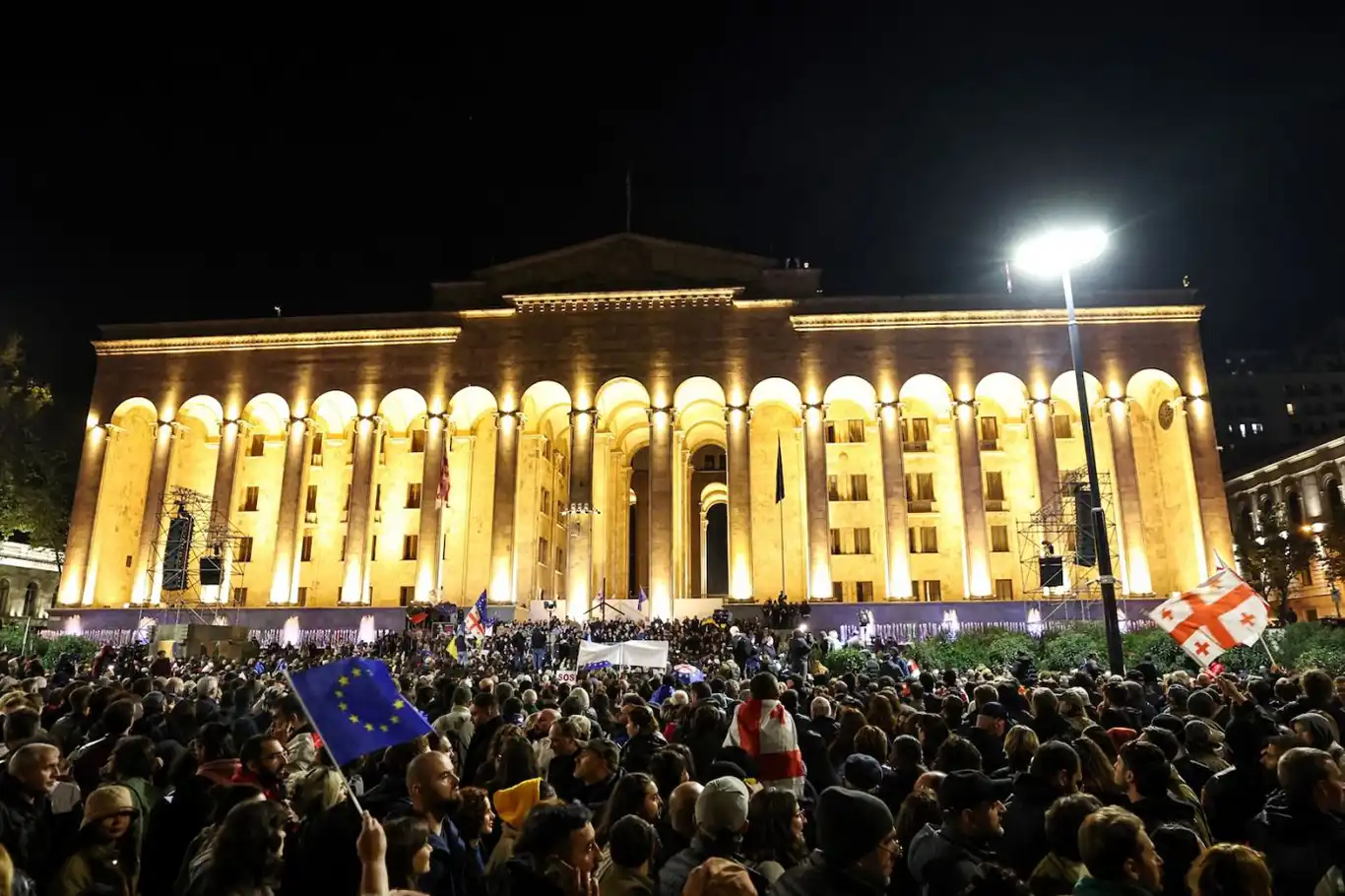 Gürcistan'da seçim protestoları devam ediyor