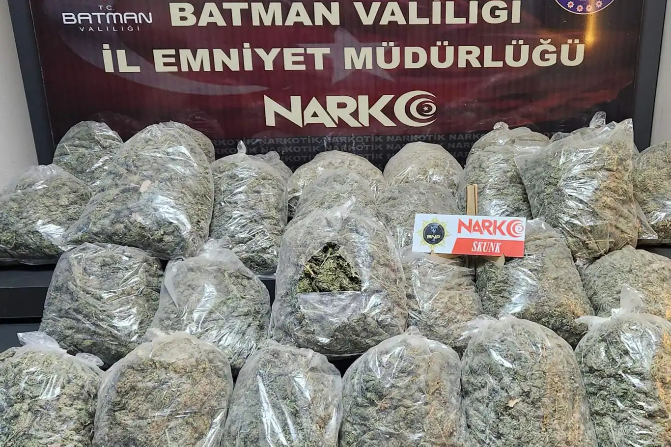 Batman'da araçlarında uyuşturucu bulunan 4 kişi tutuklandı