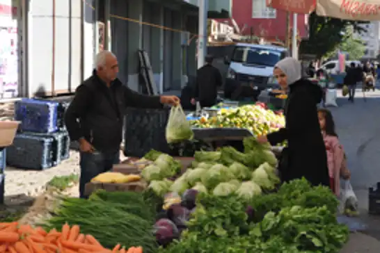 Sebze ve meyve fiyatları cep yakıyor