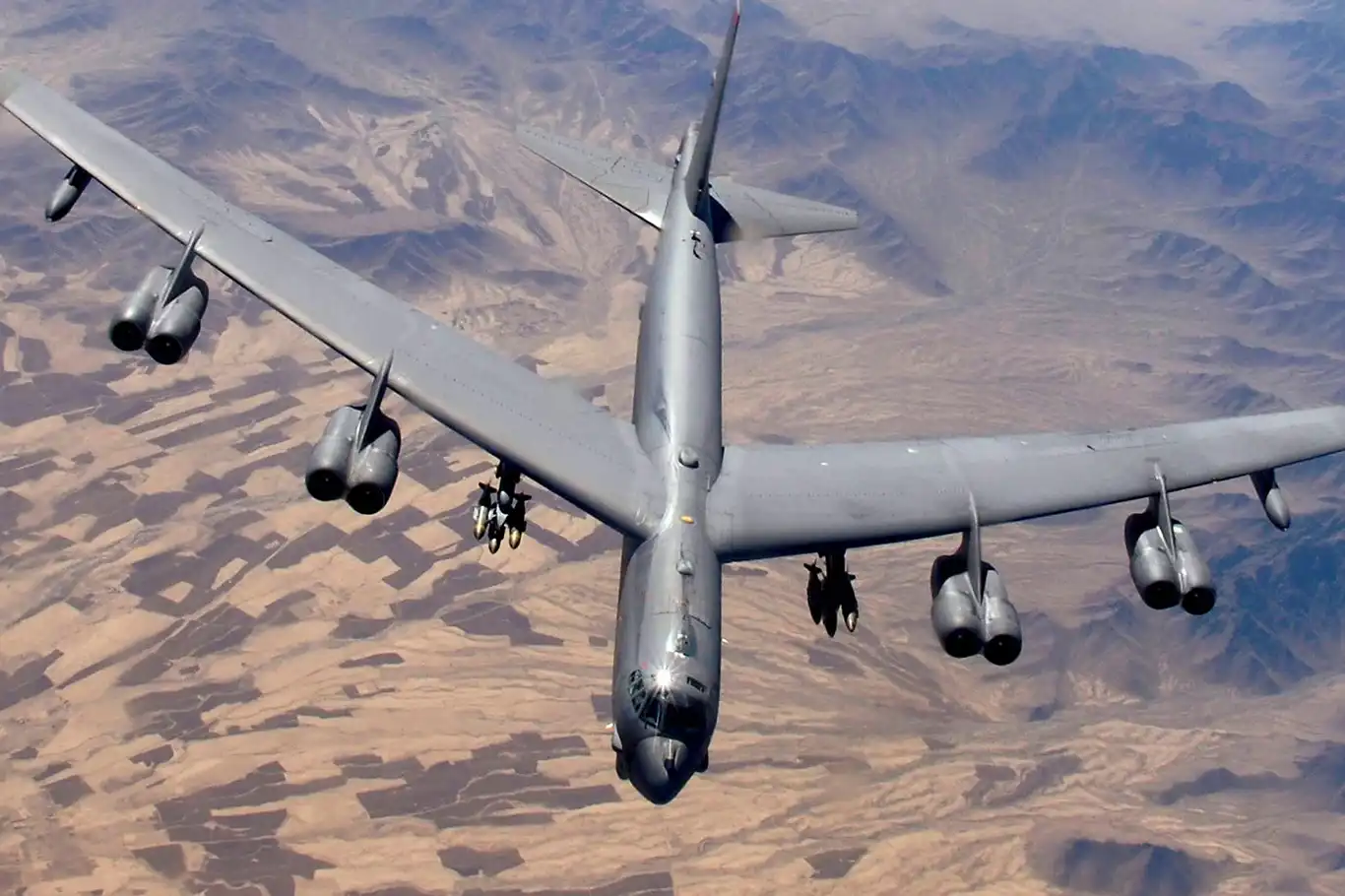 US B-52 strategic bombers arrive in the UK for NATO training mission