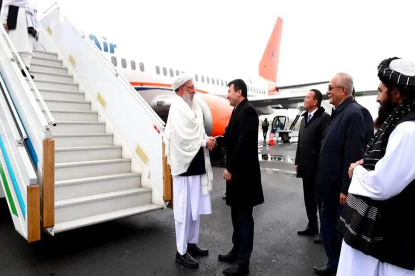 Afghan Deputy PM arrives in Uzbekistan for bilateral talks