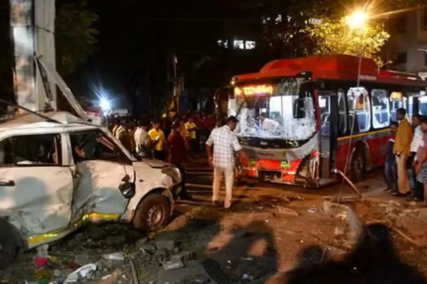 India: Six dead, 49 injured in Mumbai bus accident