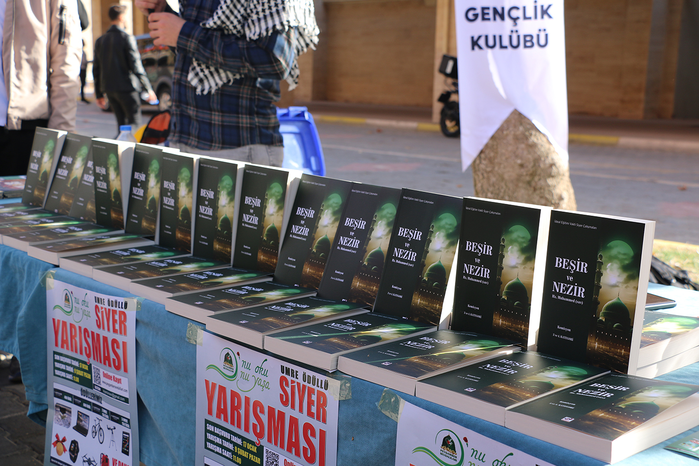 Erdemli Gençlik Kulübü, "Siyer Yarışması" standı ve "Gazze Fotoğraf Sergisi" açtı