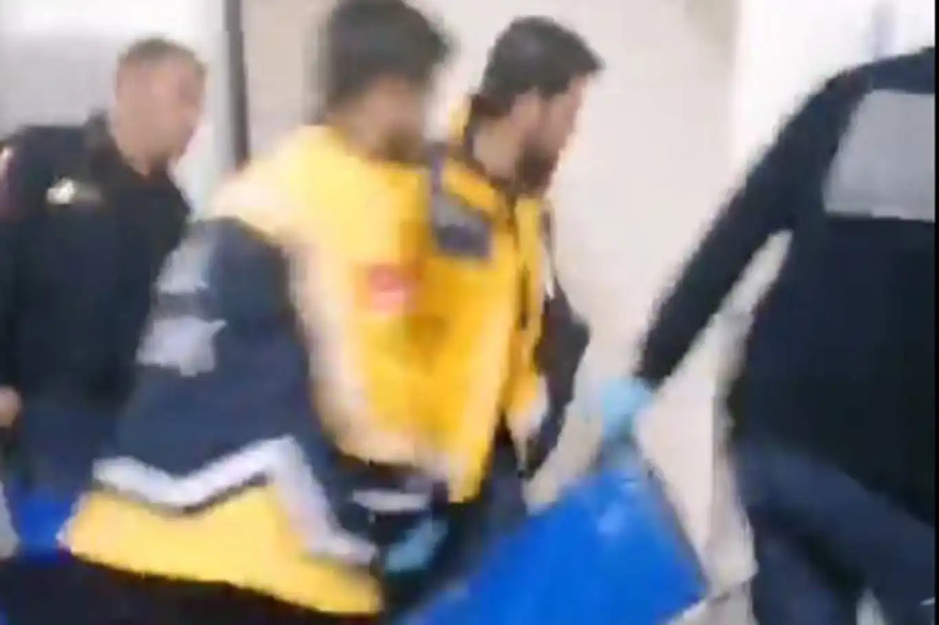Bursa Adliyesi'nde silahlı saldırı: 2 ölü 2 yaralı Bursa Adliyesi'nde silahlı saldırı: 2 ölü 2 yaralı