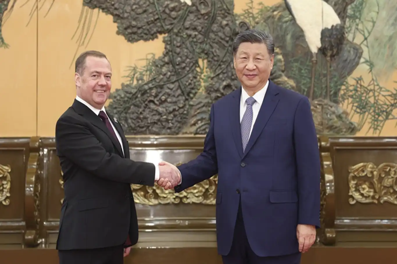 Xi Jinping ve Dmitriy Medvedev'den önemli görüşme Xi Jinping ve Dmitriy Medvedev'den önemli görüşme
