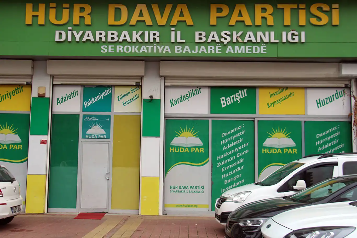 HÜDA PAR’dan, Diyarbakır’da sergilenmek istenen ahlak dışı tiyatroya tepki