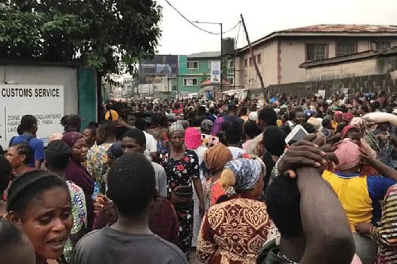 32 killed in stampede in at Nigerian children's carnival