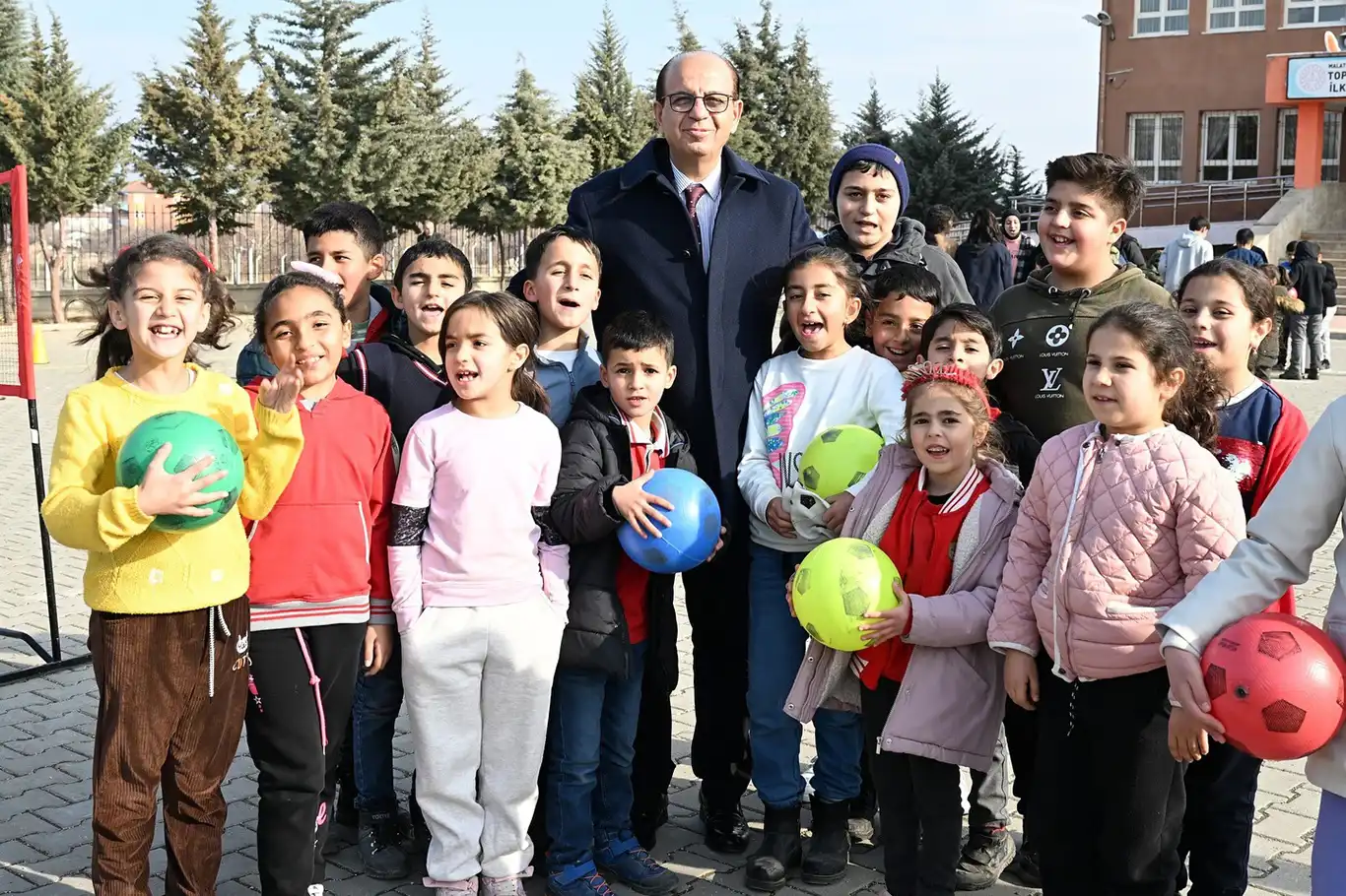 Yeşilyurt Belediye Başkanı Geçit: Spor istasyonları örnek bir projedir