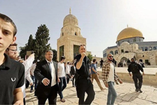 Far-Right Israeli minister and settlers desecrate Aqsa Mosque