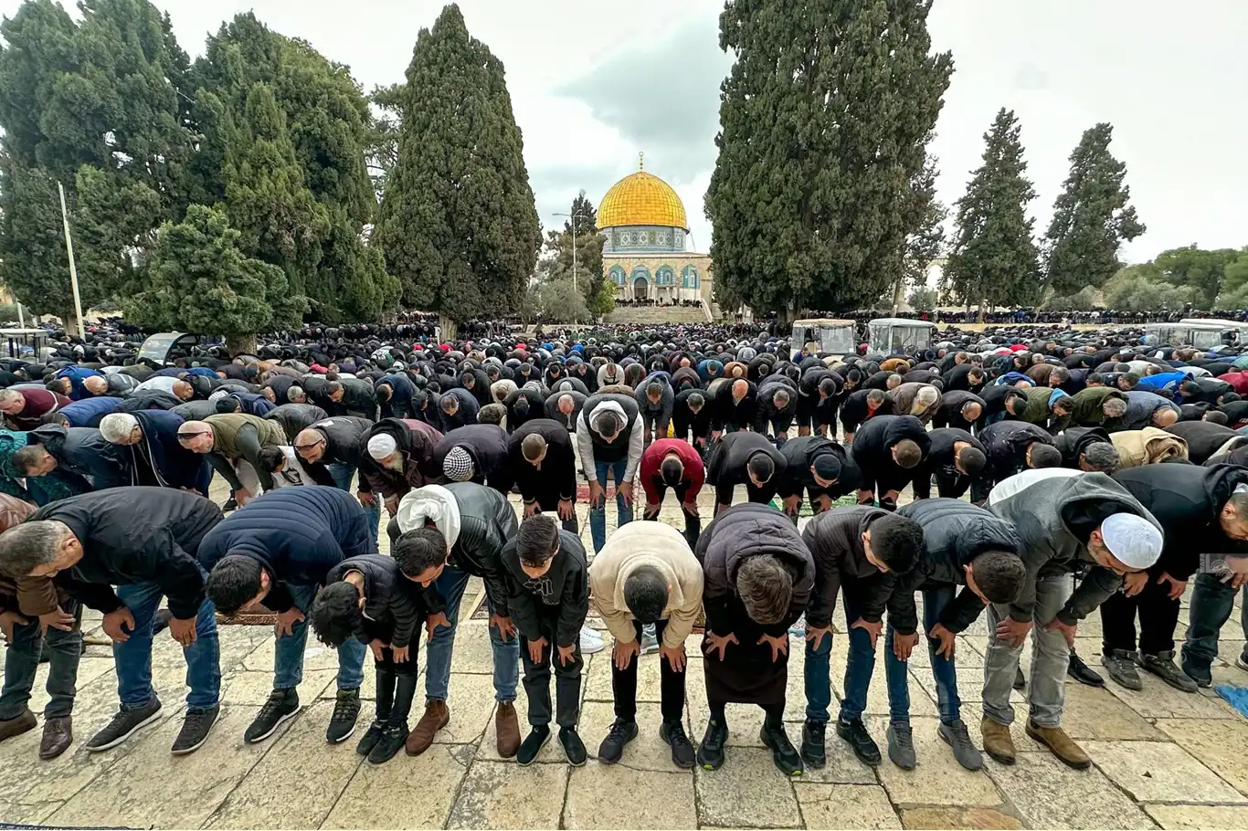 Tens of thousands of Palestinians defy Israeli restrictions to pray at Al-Aqsa Mosque