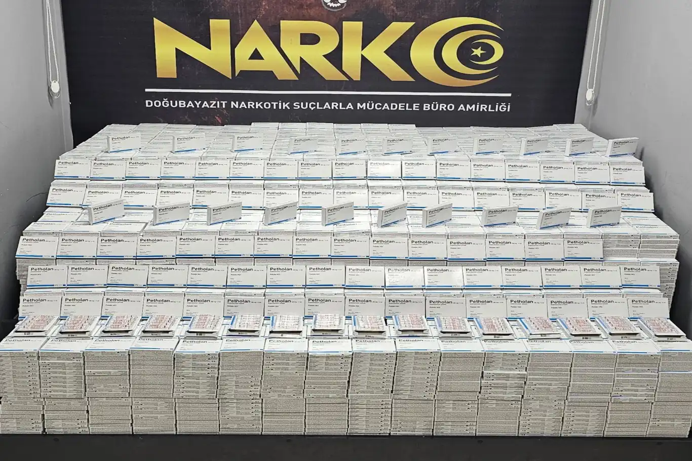 Ağrı'da gerçekleştirilen operasyonda uyuşturucu ele geçirildi Ağrı'da gerçekleştirilen operasyonda uyuşturucu ele geçirildi