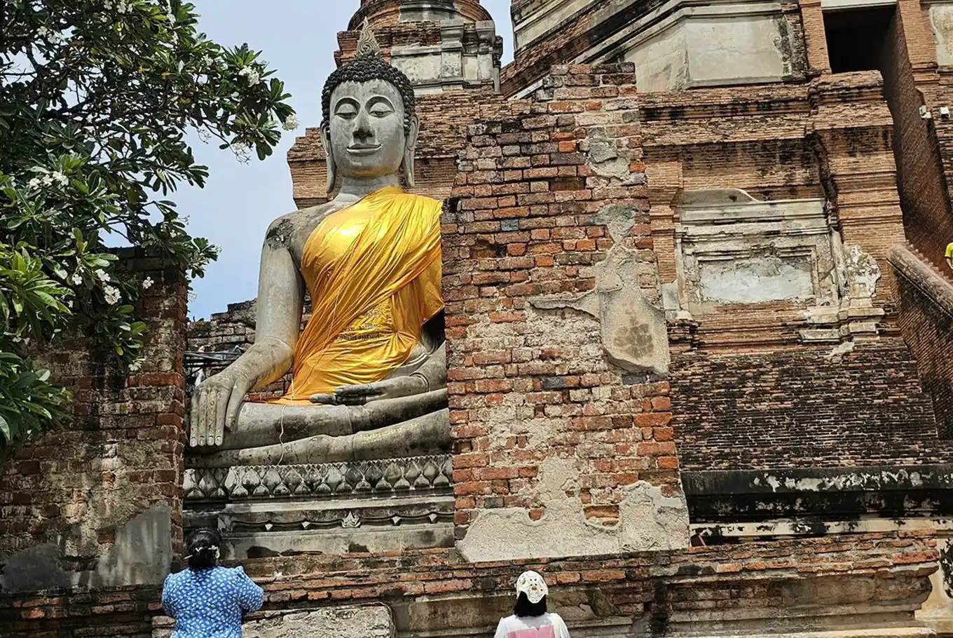 Tayland'da Buda heykeli keşişlerin üzerine çöktü: Bir ölü 3 yaralı