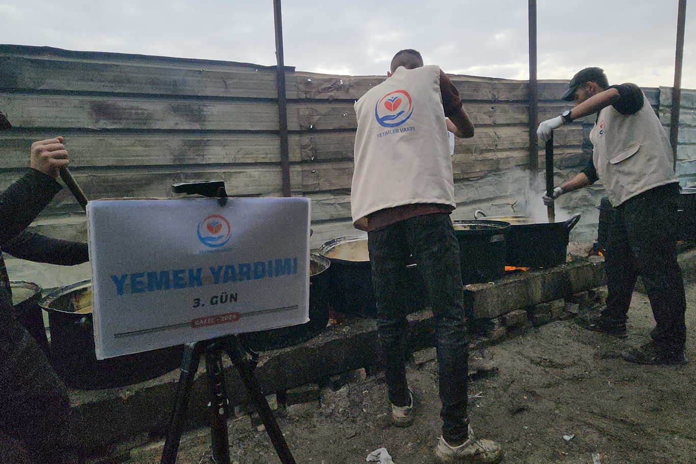 Yetimler Vakfı Gazze'de yardım çalışmalarını sürdürüyor