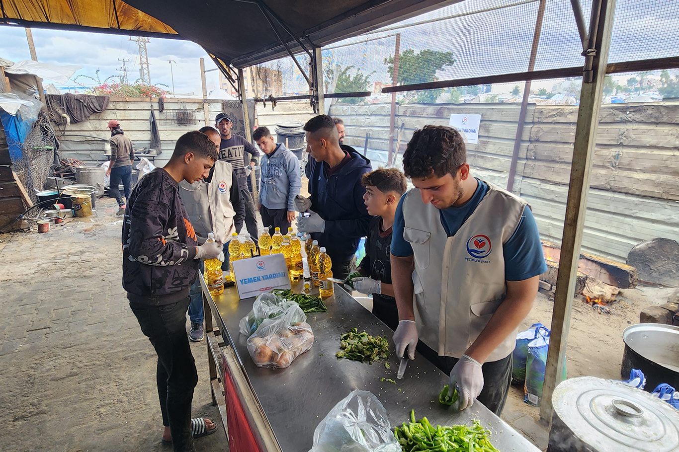 Yetimler Vakfı Gazze'de yardım çalışmalarını sürdürüyor