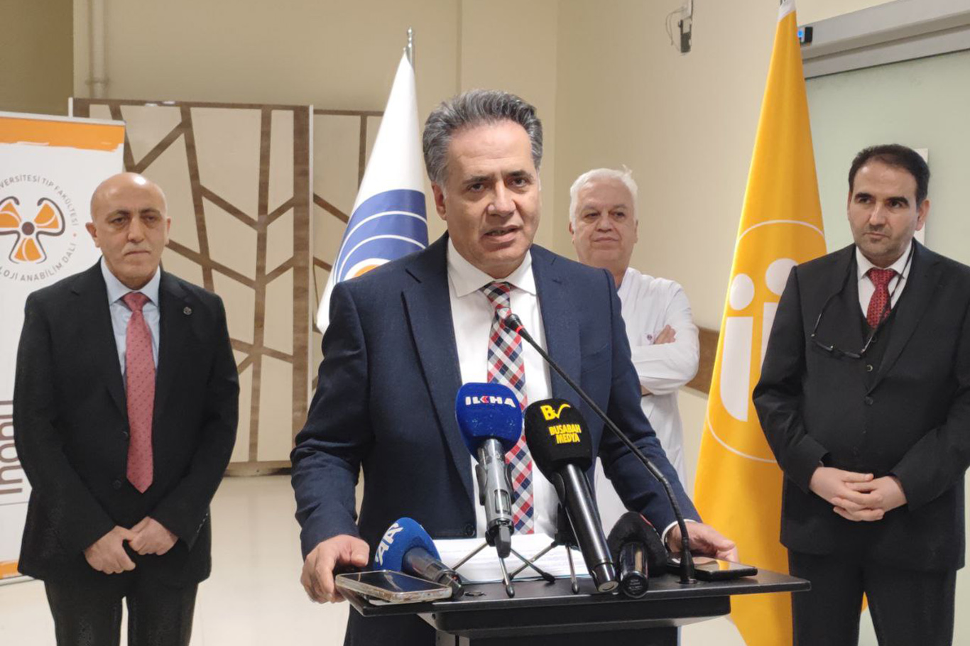 Rektör Prof. Dr. Nusret Akpolat