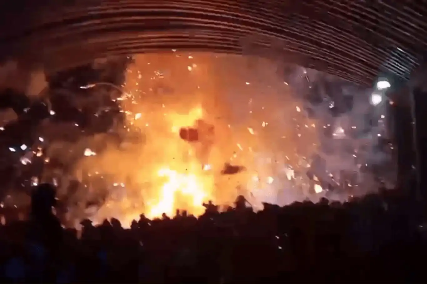 Çin'de havai fişek patlaması: 3 ölü Çin'de havai fişek patlaması: 3 ölü