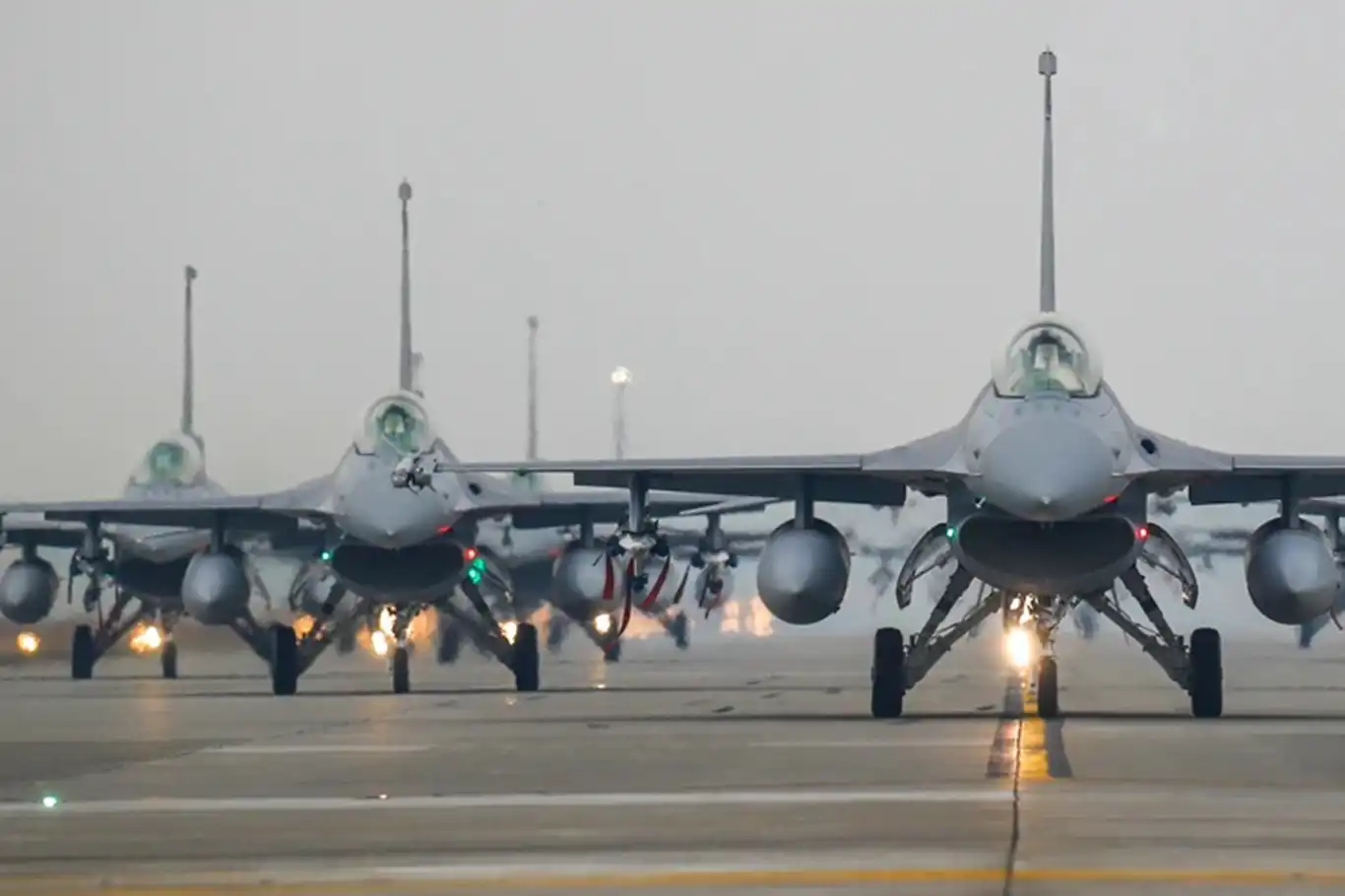 Danimarka'dan Ukrayna'ya F-16 yardımı Danimarka'dan Ukrayna'ya F-16 yardımı