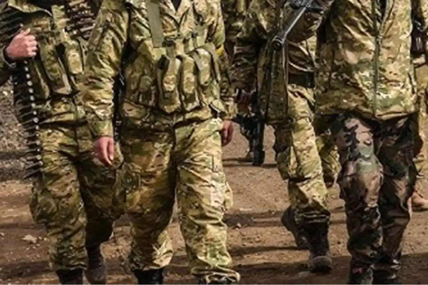 Suriye'de rejime bağlı 4 bin asker Irak'a gitti Suriye'de rejime bağlı 4 bin asker Irak'a gitti