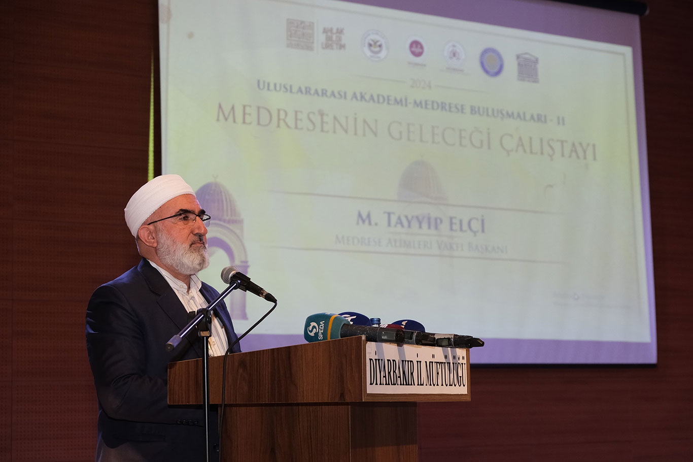 "Uluslararası II. Akademi-Medrese Buluşmaları: Medresenin Geleceği Çalıştayı" tamamlandı