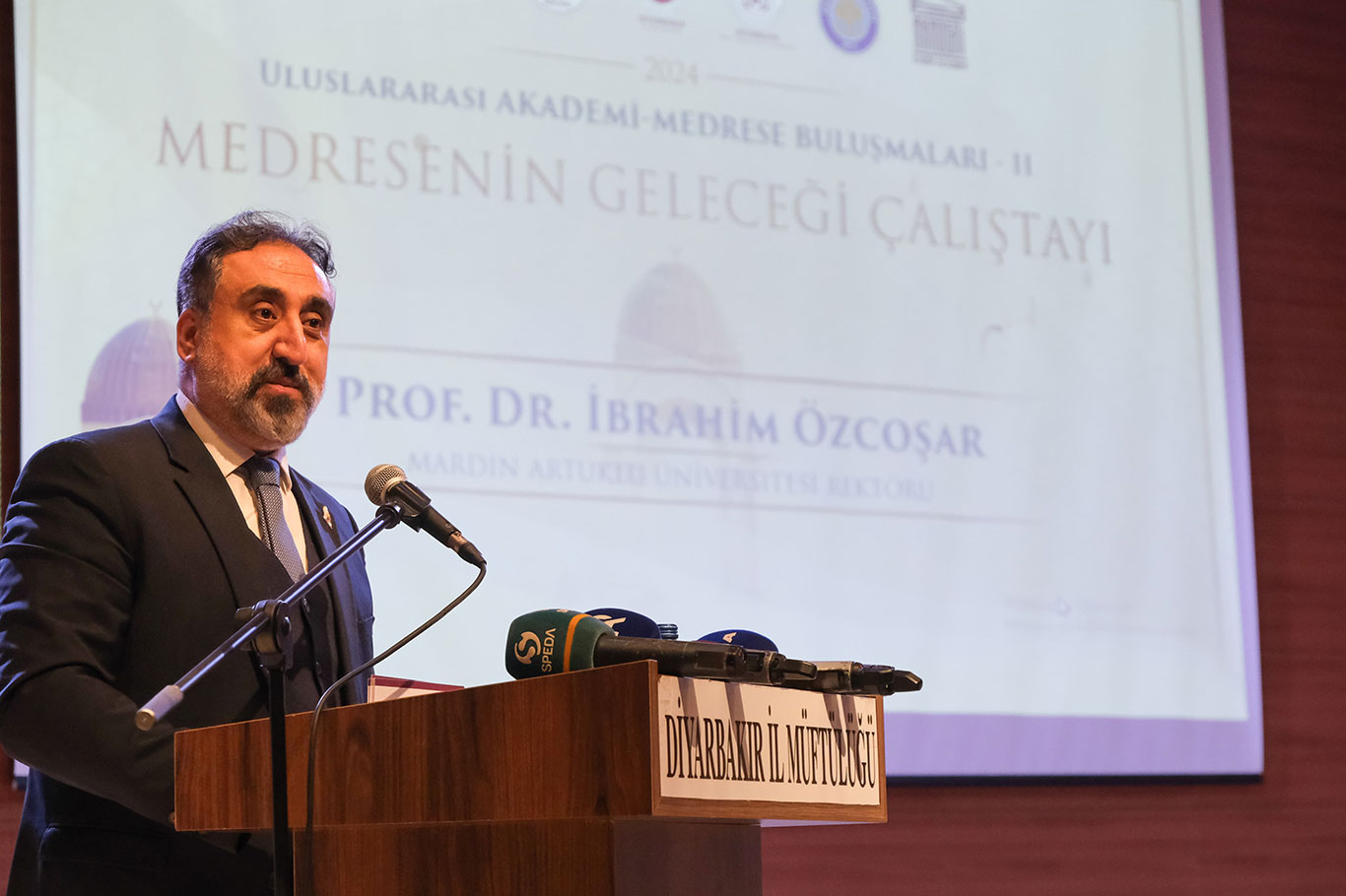 "Uluslararası II. Akademi-Medrese Buluşmaları: Medresenin Geleceği Çalıştayı" tamamlandı