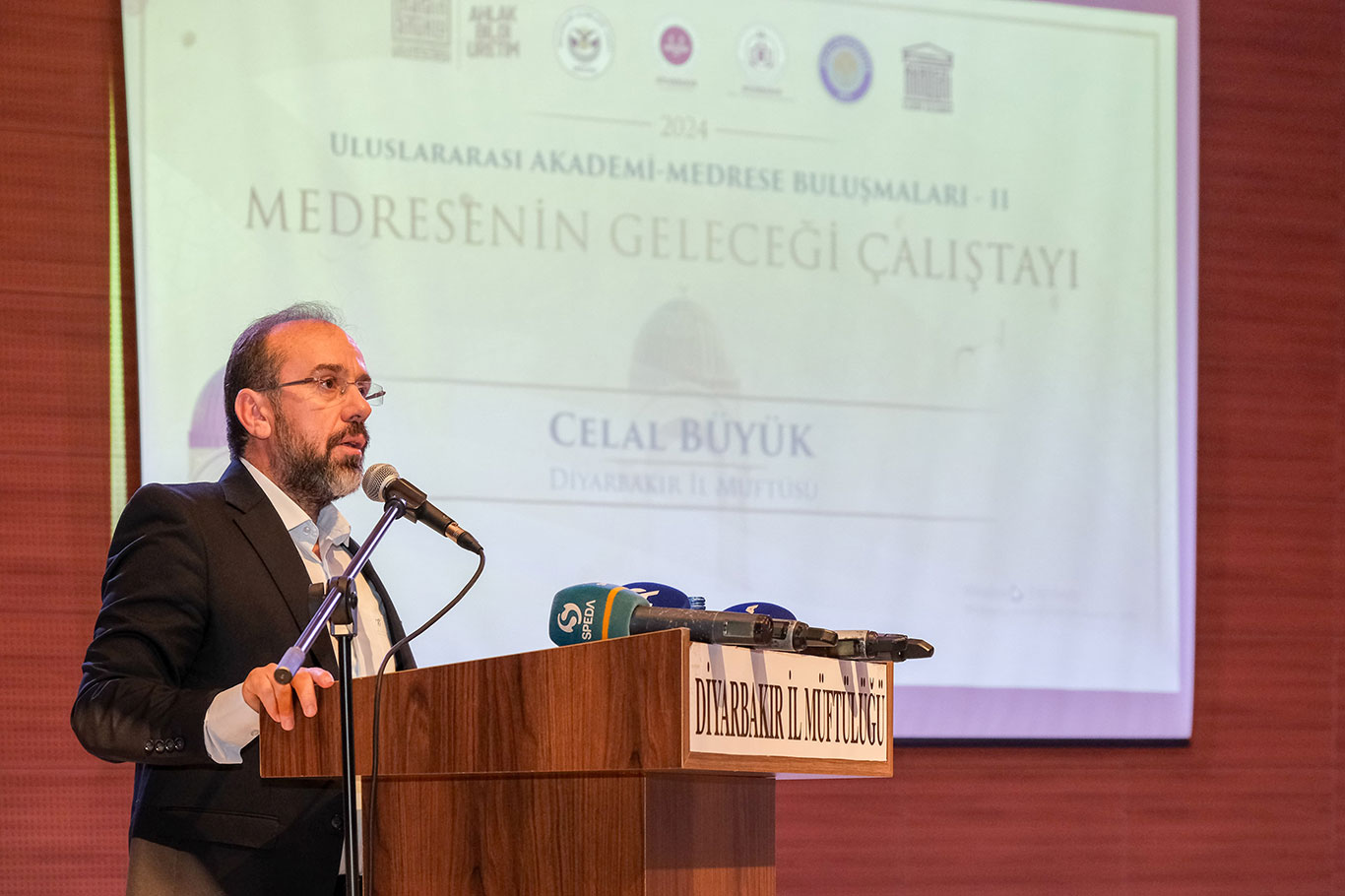 "Uluslararası II. Akademi-Medrese Buluşmaları: Medresenin Geleceği Çalıştayı" tamamlandı