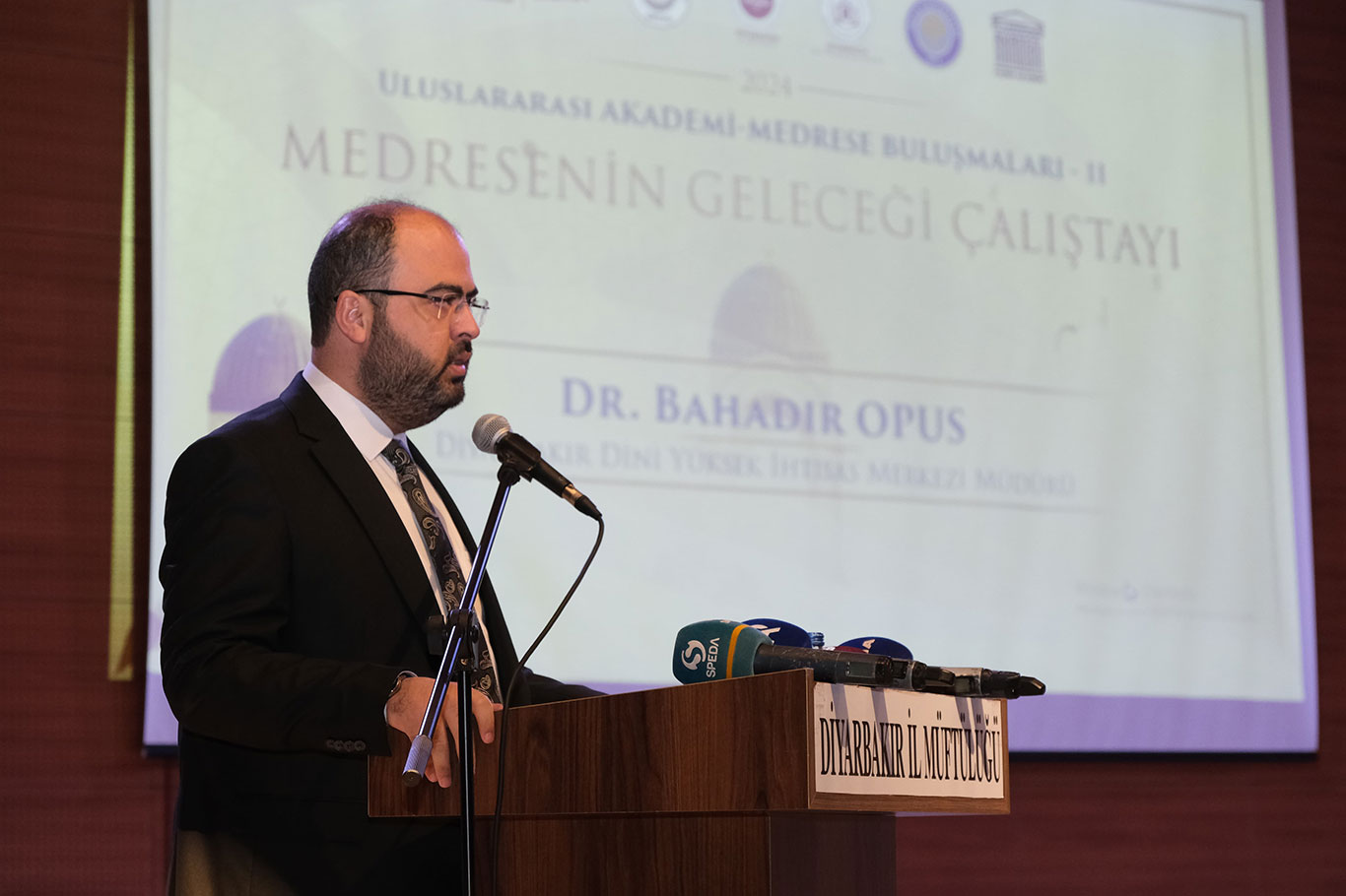"Uluslararası II. Akademi-Medrese Buluşmaları: Medresenin Geleceği Çalıştayı" tamamlandı